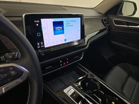 Used 2024 Volkswagen Atlas SEL image 11