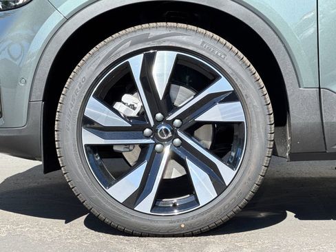 New 2026 Volvo XC40 B5 Ultra image 25