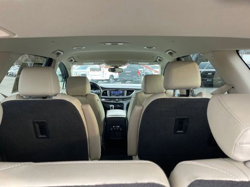 Used 2020 Buick Enclave Essence image 24