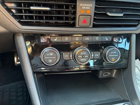 Used 2019 Volkswagen Jetta GLI Autobahn FWD image 21