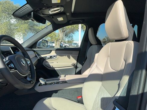 New 2026 Volvo XC90 B6 Plus w/ Protection Package Premier AWD/4WD image 12
