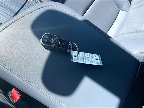Used 2023 Buick Enclave Essence w/ Experience Buick Package AWD/4WD image 9