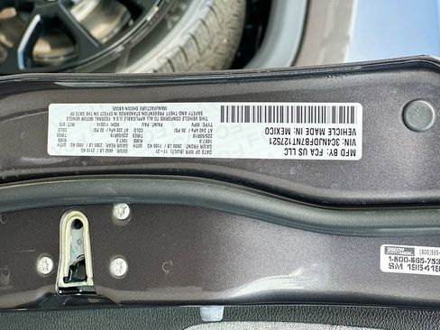 Used 2022 Jeep Compass Latitude image 27