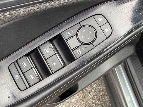 Used 2023 Nissan Rogue SV FWD image 15