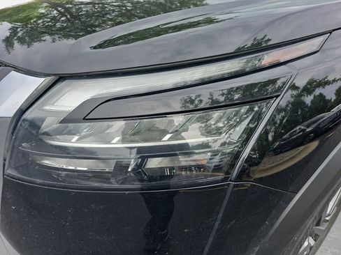 Used 2025 Nissan Pathfinder SV AWD/4WD image 18
