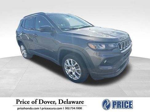 Used 2023 Jeep Compass Latitude AWD/4WD image 1
