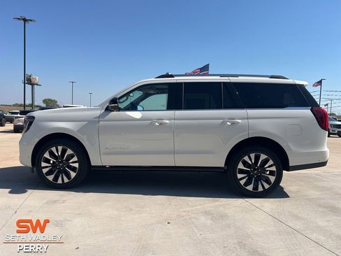 New 2025 Ford Expedition Platinum w/ Driver's Package image 6