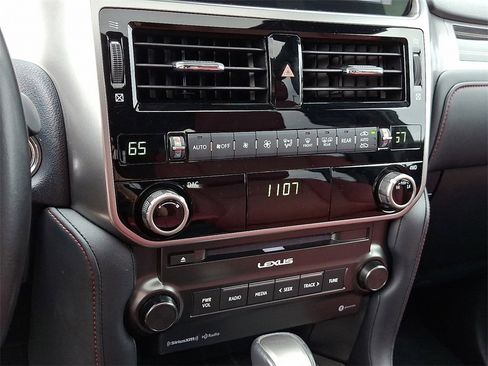 Used 2023 Lexus GX 460 Premium w/ Premium Package image 17