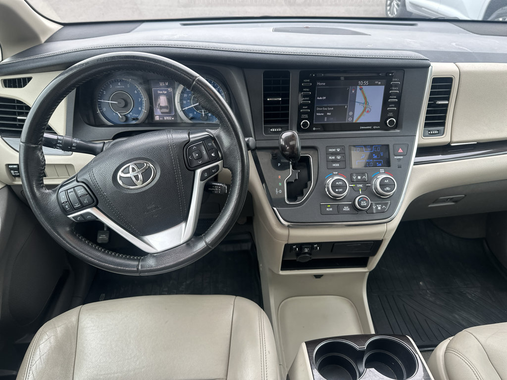 Used 2019 Toyota Sienna XLE w/ XLE Navigation Package FWD image 18