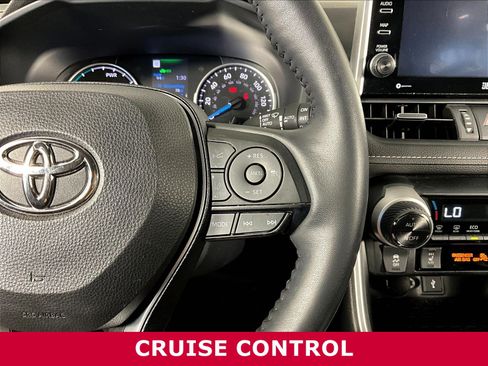 Used 2022 Toyota RAV4 XLE Premium AWD/4WD image 12