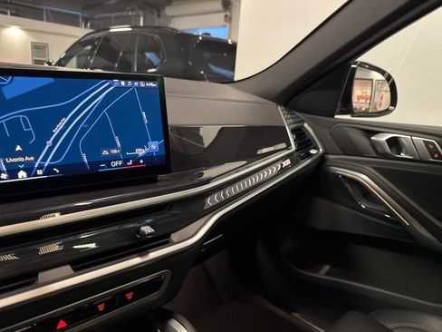 Used 2024 BMW X6 xDrive40i w/ Parking Assistance Package image 37