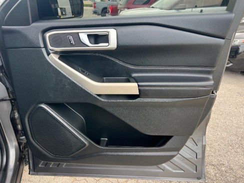 Used 2023 Ford Explorer XLT w/ Equipment Group 202A RWD image 14