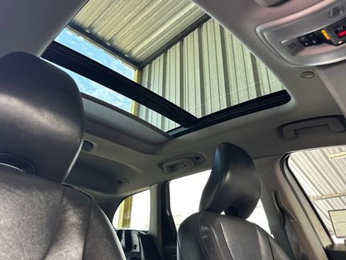 Used 2016 Volvo XC60 T5 Premier w/ Proximity Package FWD image 18