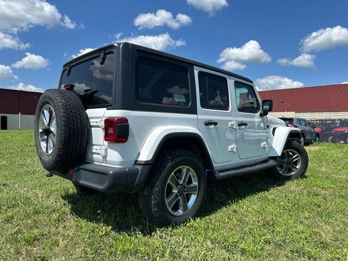 Used 2021 Jeep Wrangler Unlimited Sahara w/ LED Lighting Group AWD/4WD image 12