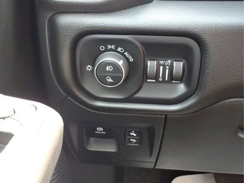 Used 2025 RAM 1500 Big Horn AWD/4WD image 15