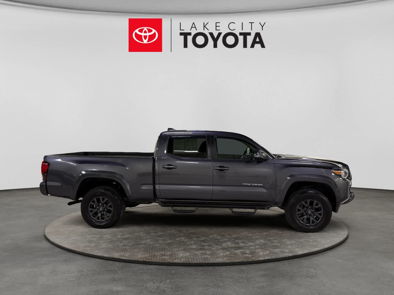 Used 2023 Toyota Tacoma SR5 w/ Technology Package AWD/4WD image 11