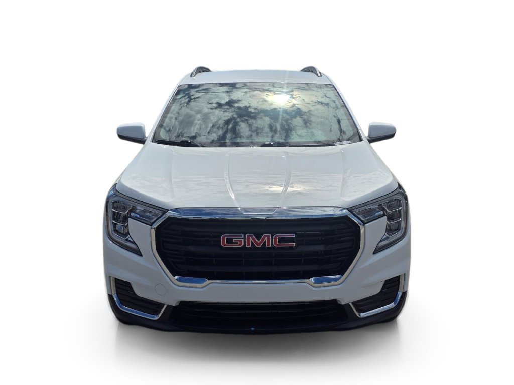 Used 2024 GMC Terrain SLE w/ Driver Convenience Package FWD image 2