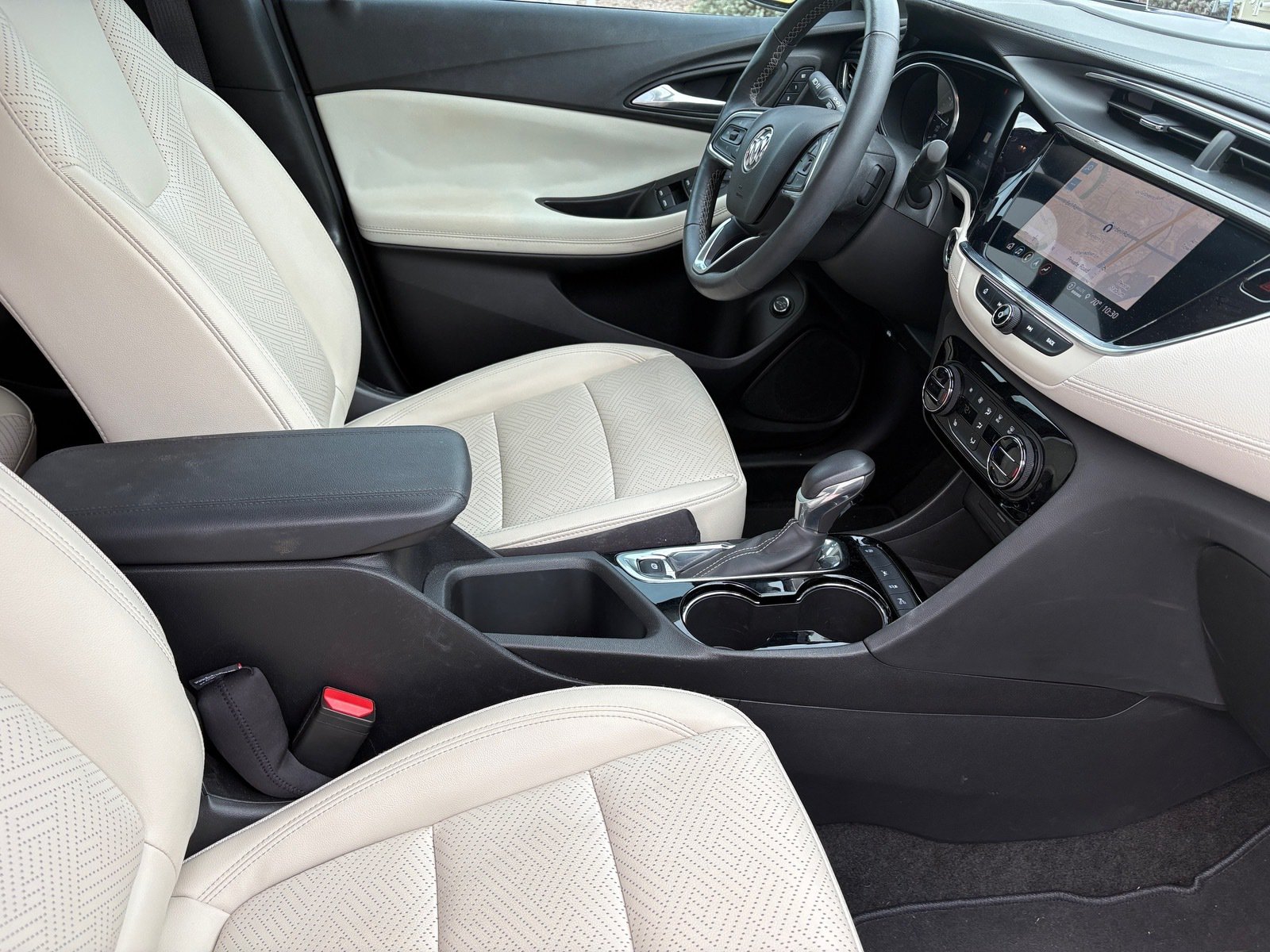 Used 2022 Buick Encore GX Essence w/ Advanced Technology Package FWD image 11