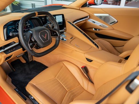 Used 2021 Chevrolet Corvette Stingray Premium Cpe w/ Z51 Performance Package image 8