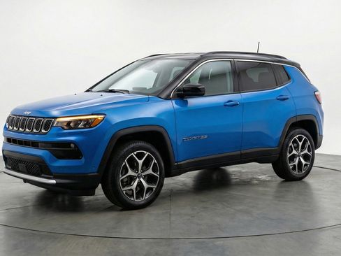 Used 2025 Jeep Compass Limited AWD/4WD image 3