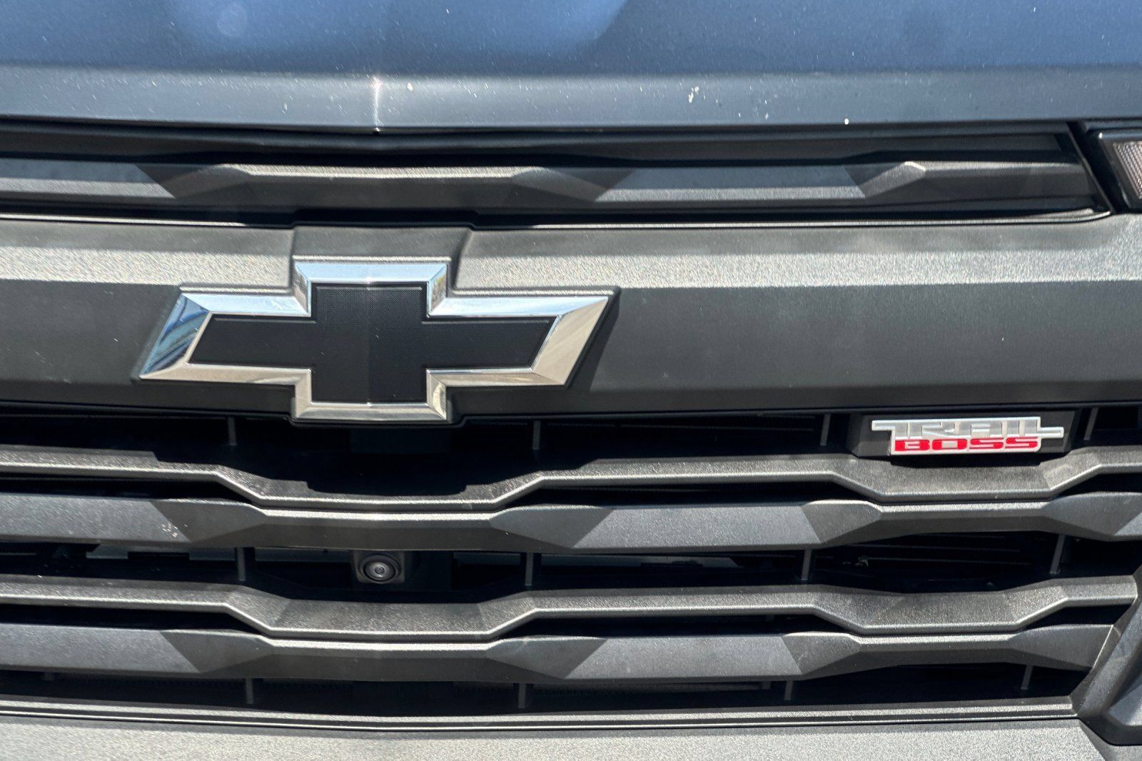 Used 2025 Chevrolet Colorado Trail Boss w/ Midnight Edition AWD/4WD image 38
