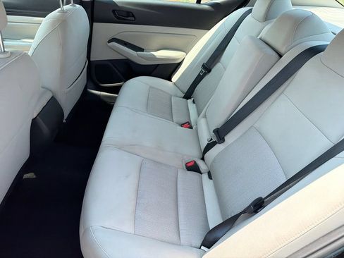 Used 2025 Nissan Altima 2.5 SV FWD image 20