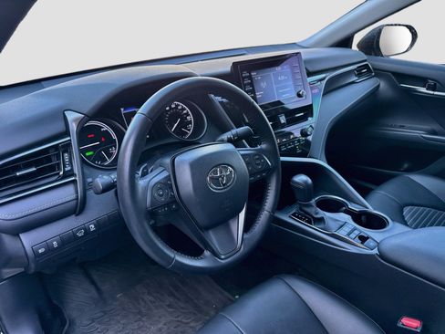 Used 2023 Toyota Camry SE FWD image 7