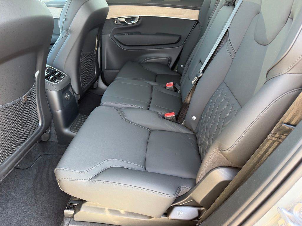New 2026 Volvo XC90 T8 Plus w/ Protection Package AWD/4WD image 9