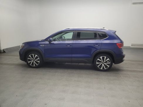 Used 2022 Volkswagen Taos SE w/ Panoramic Sunroof Package AWD/4WD image 3