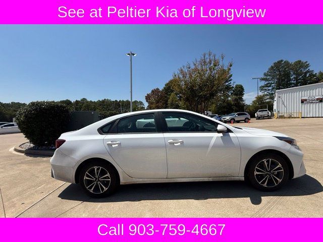 Used 2024 Kia Forte LXS FWD image 4