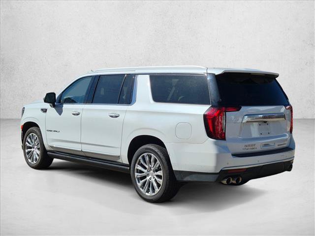 Used 2023 GMC Yukon XL Denali AWD/4WD image 7
