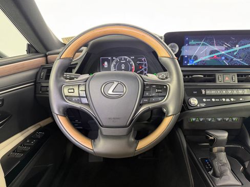 Used 2024 Lexus ES 350 w/ Technology Package image 32