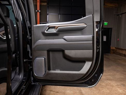 Used 2025 Chevrolet Silverado 1500 High Country w/ Midnight Edition image 39