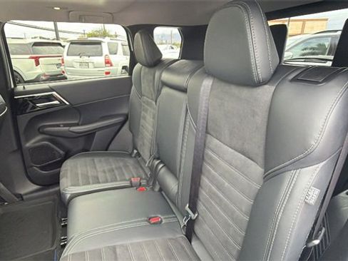 Used 2024 Mitsubishi Outlander 4WD Plug-In Hybrid image 18