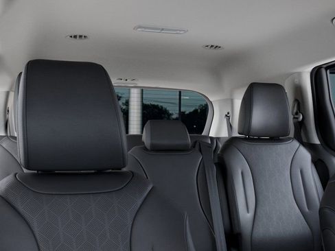 New 2026 Kia Carnival EX FWD image 29