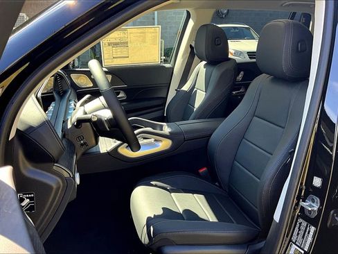 New 2026 Mercedes-Benz GLS 450 4MATIC image 9