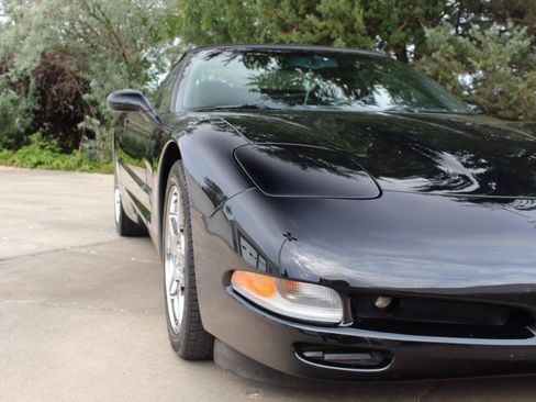 Used 2002 Chevrolet Corvette Convertible w/ Preferred Equipment Group2 RWD image 11
