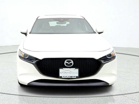 Used 2019 MAZDA MAZDA3 Hatchback FWD image 2