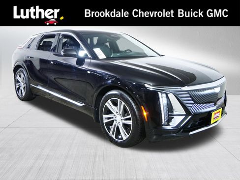 Used 2024 Cadillac Lyriq Luxury w/ LPO, Floor Liner Package AWD/4WD image 1