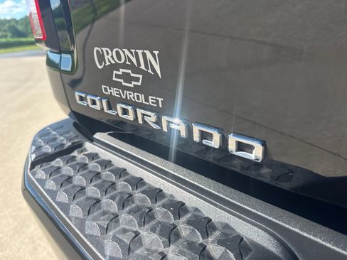 Used 2026 Chevrolet Colorado ZR2 w/ Technology Package AWD/4WD image 11