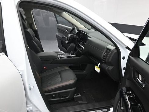 New 2026 Nissan Pathfinder Platinum image 37