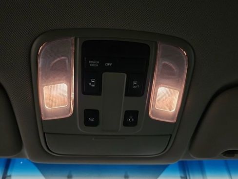 Used 2017 Kia Sedona LX w/ LX Essentials Premium Package image 20