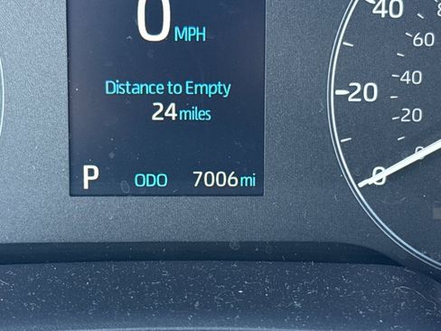 Used 2025 Toyota Corolla SE image 39