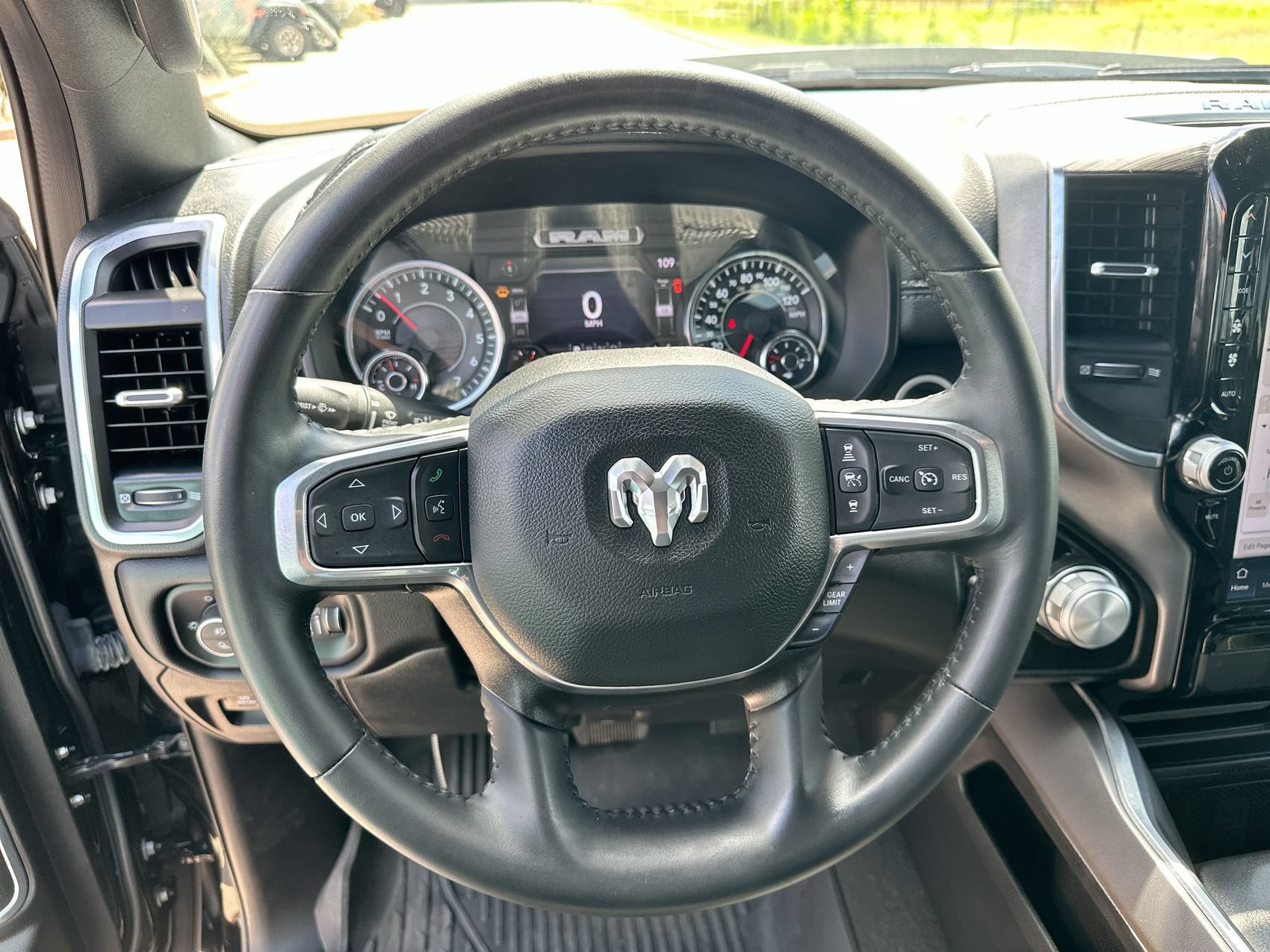 Used 2023 RAM 1500 Laramie AWD/4WD image 14