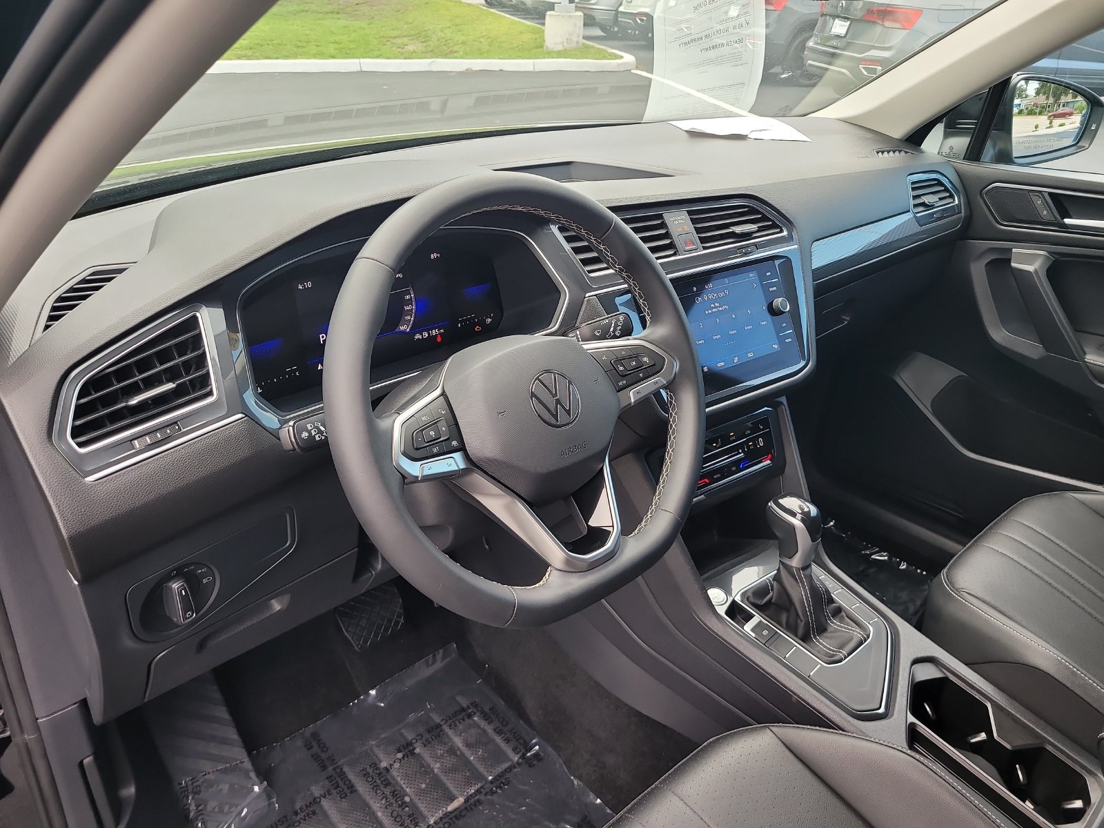 Used 2023 Volkswagen Tiguan SE FWD image 18