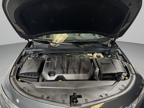 Used 2018 Chevrolet Impala Premier FWD image 40