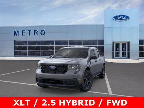 New 2025 Ford Maverick XLT image 30