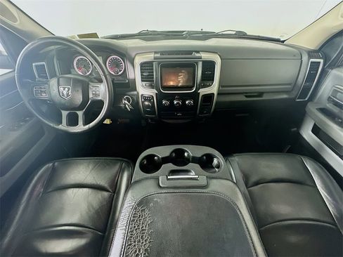 Used 2017 RAM 1500 Classic SLT image 10