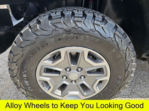 Used 2016 Jeep Wrangler Unlimited Rubicon w/ Connectivity Group image 46