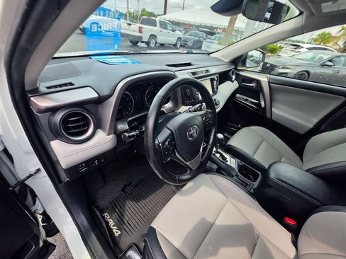 Used 2018 Toyota RAV4 Limited FWD image 17